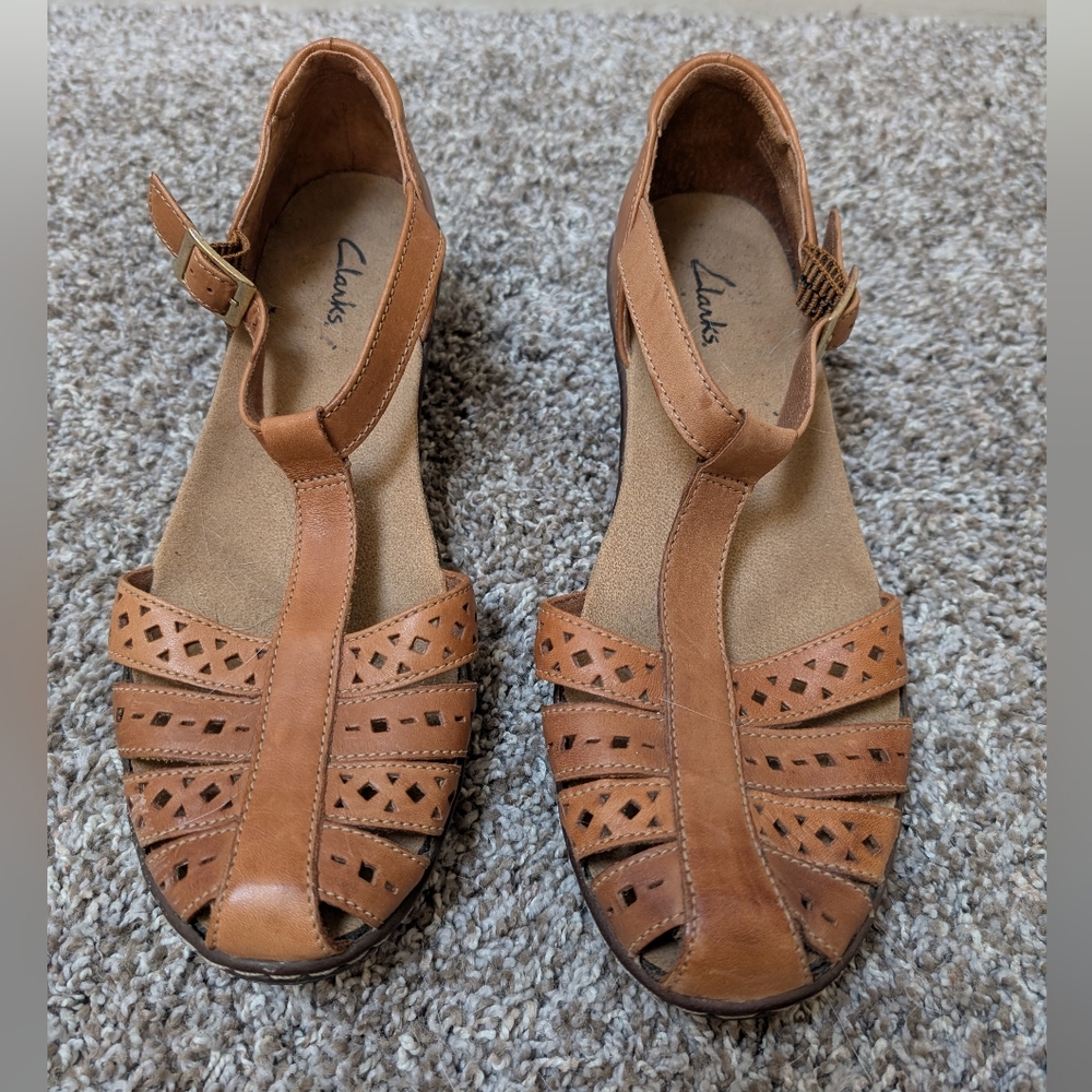 Clarks Women's Tan Sandals